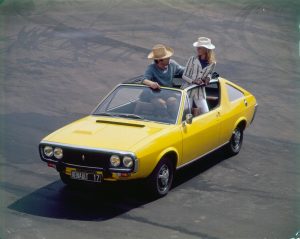 Renault 17 with open roof
